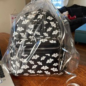 NWT loungefly lasr Mickey Mouse bat backpack glow in the dark